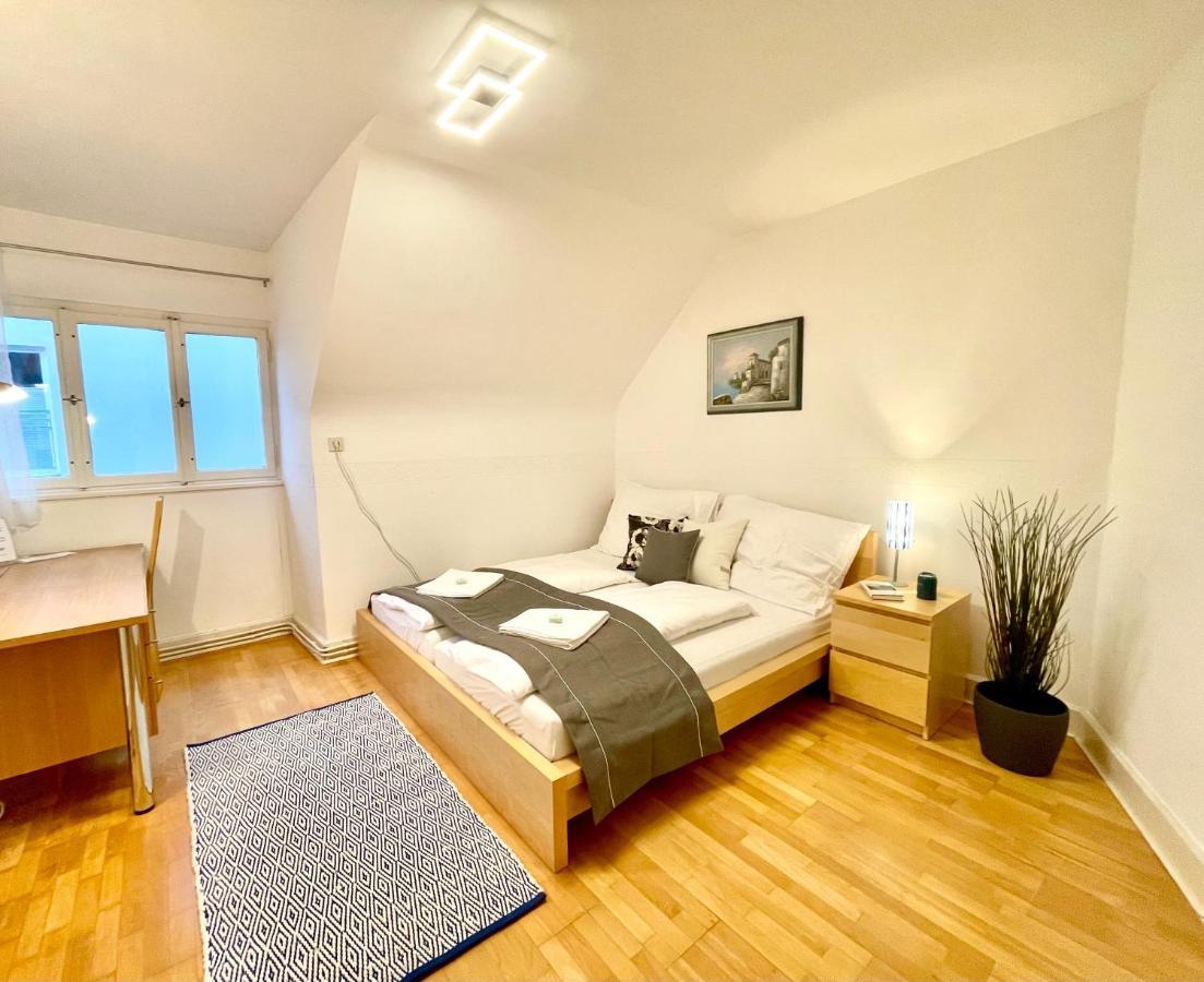 Zentrales Apartment Pfaenderblick ブレゲンツ エクステリア 写真